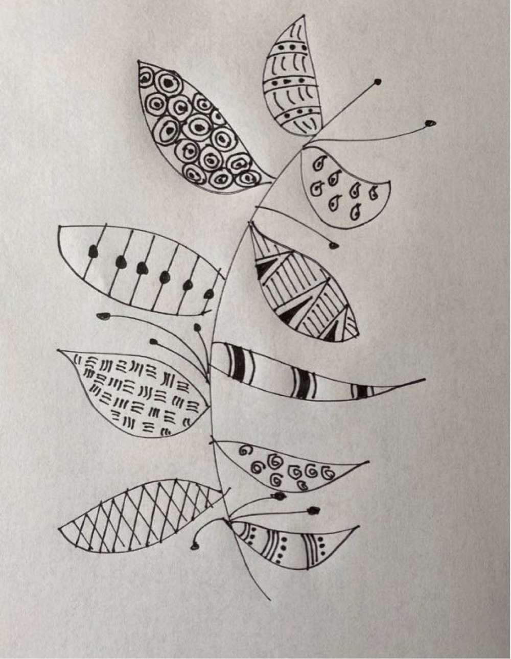 Nordic Sól Nature Craft for Kids—Leaf Zentangle Art
