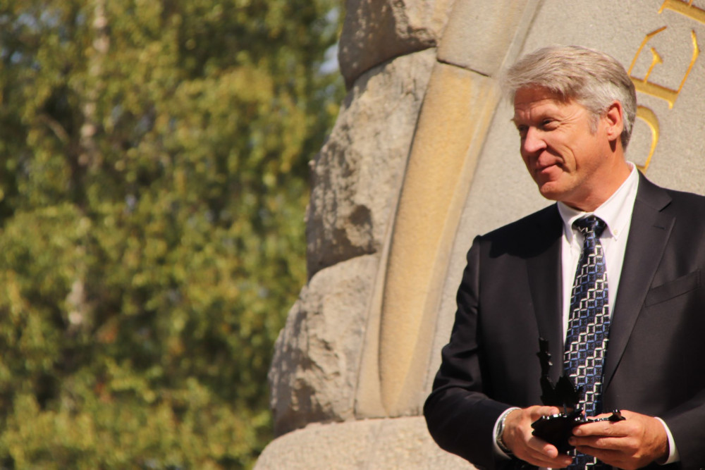 EricNelson_Award_SwedishAmerican