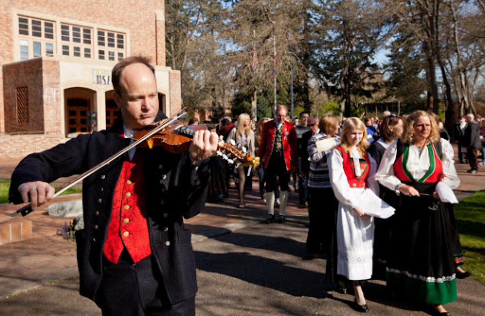 Svend Ronning Hardingfela