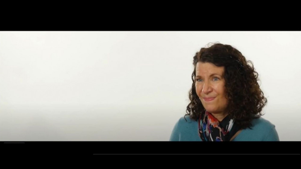 LeslieMickel1280x720