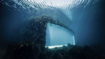 under-restaurant-snohetta-norway-architecture-underwater_dezeen_2364_col_3-1704x1136