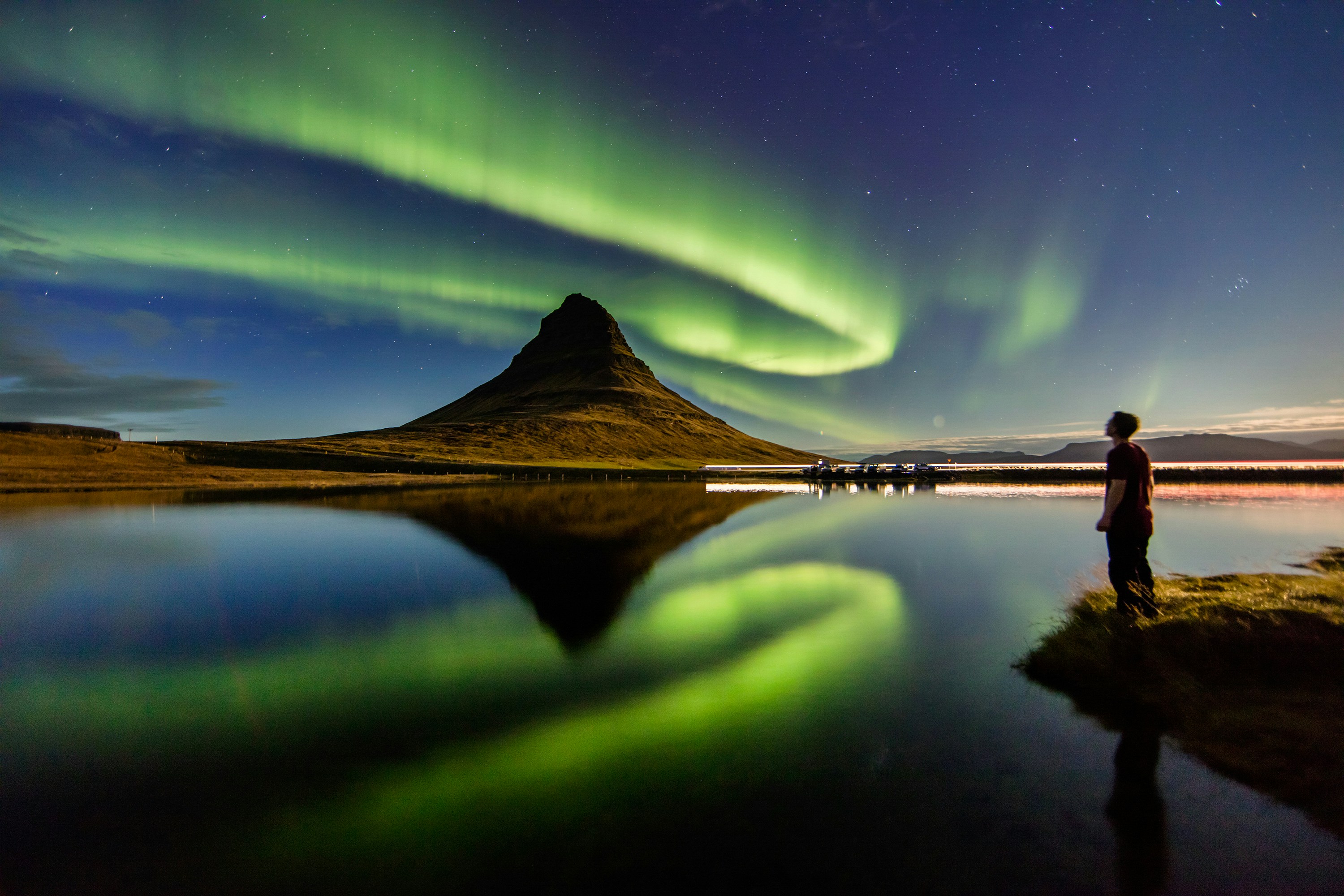 Northern lights 水 Taste of Iceland: Northern Lights in Seattle with Sævar Helgi