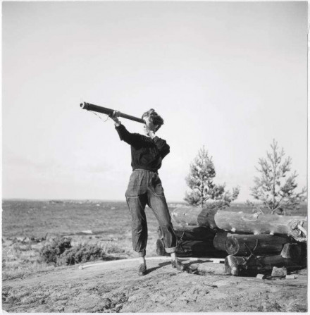 Tove and the Sea Photos 2025